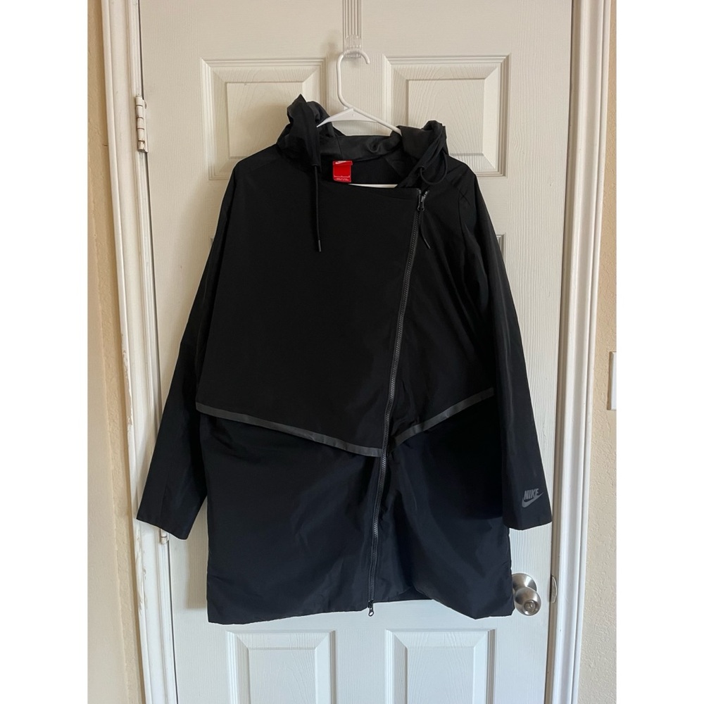 Woman’s size L Nike zip up jacket